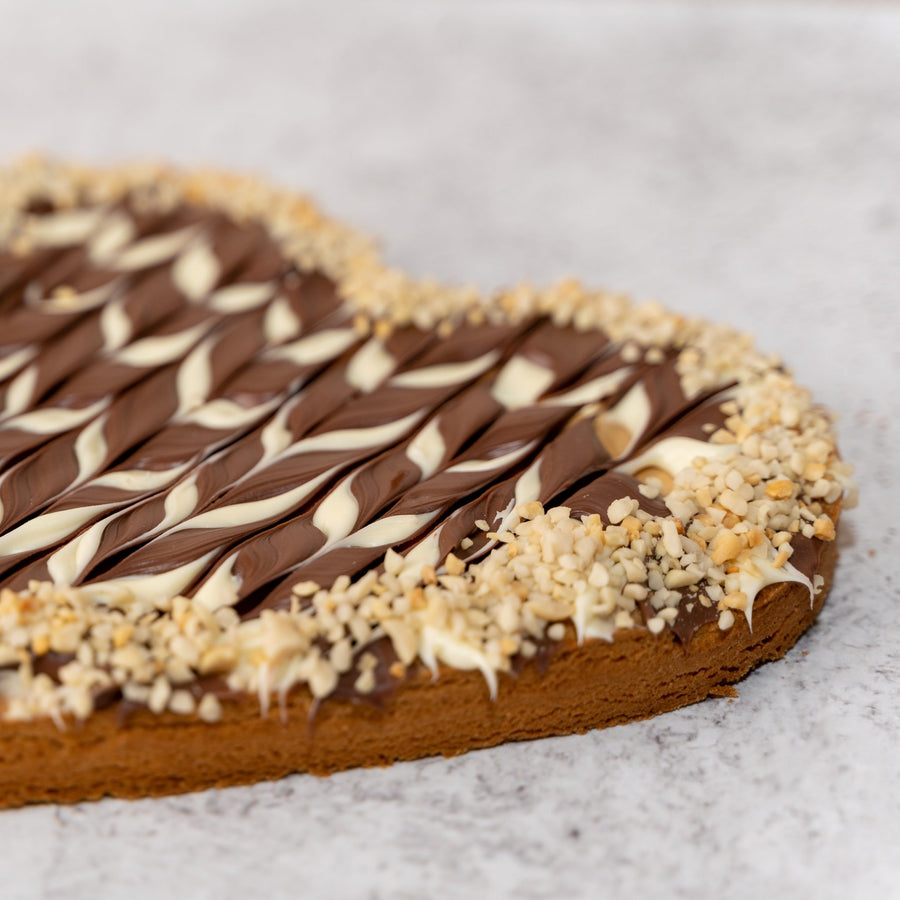 Crostata black & white a forma di cuore - La delizia pasticcerie
